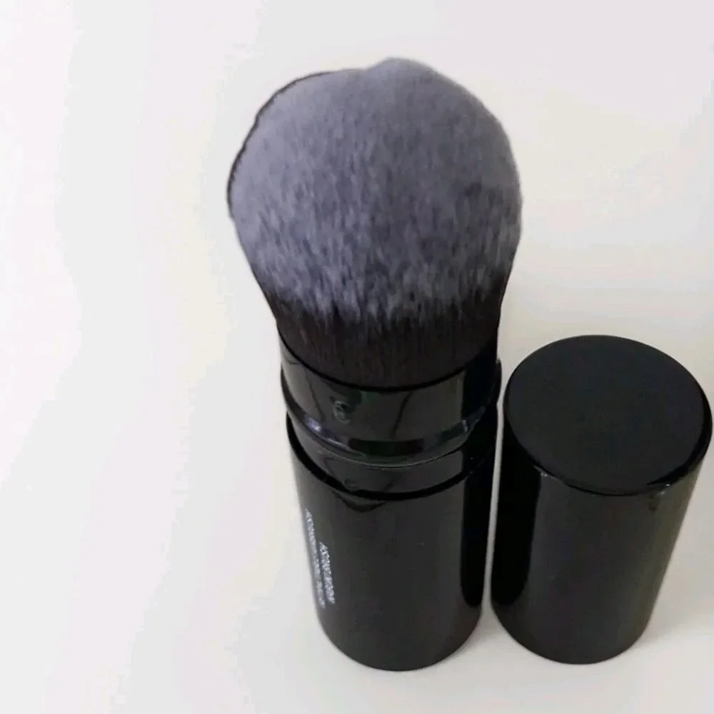 Laura Gellar Kabuki Retractable Aorbrush